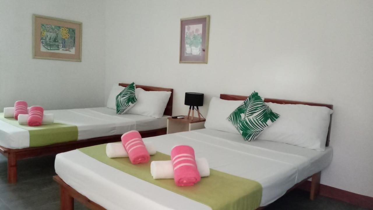 Mr Holidays Hotel Balabag  Luaran gambar