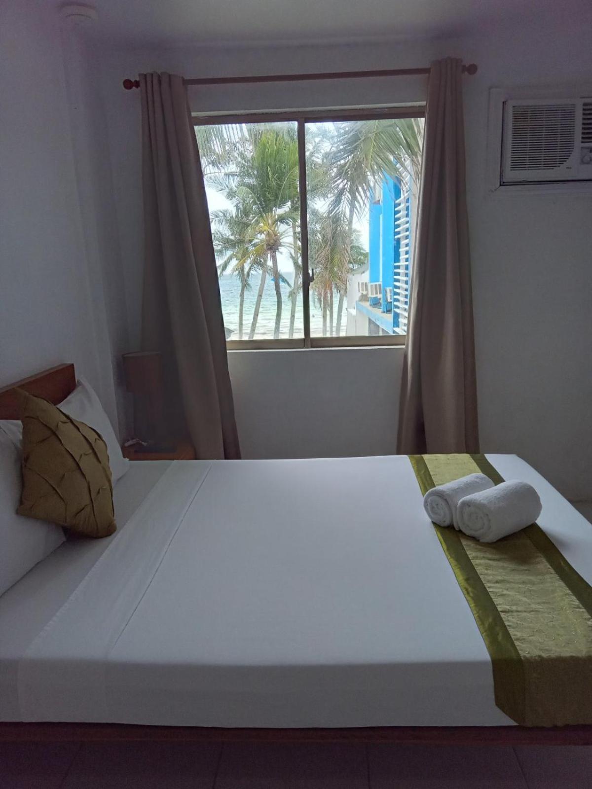 Mr Holidays Hotel Balabag  Luaran gambar