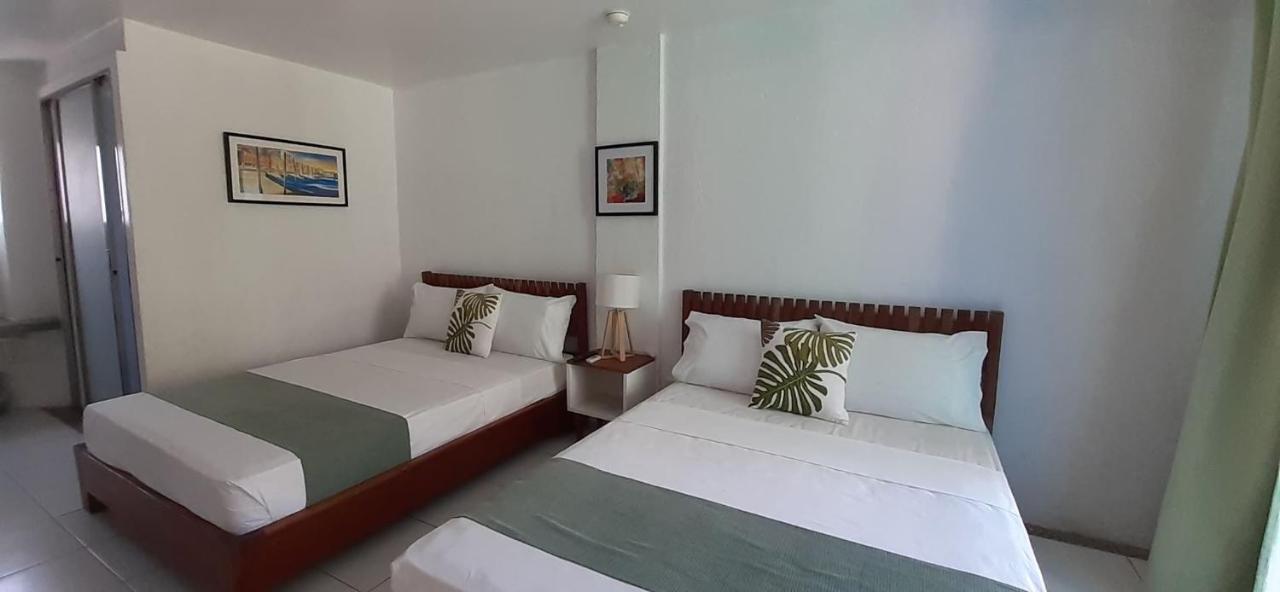 Mr Holidays Hotel Balabag  Luaran gambar